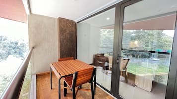 Room, 1 Bedroom, Accessible, Smoking | Balcony