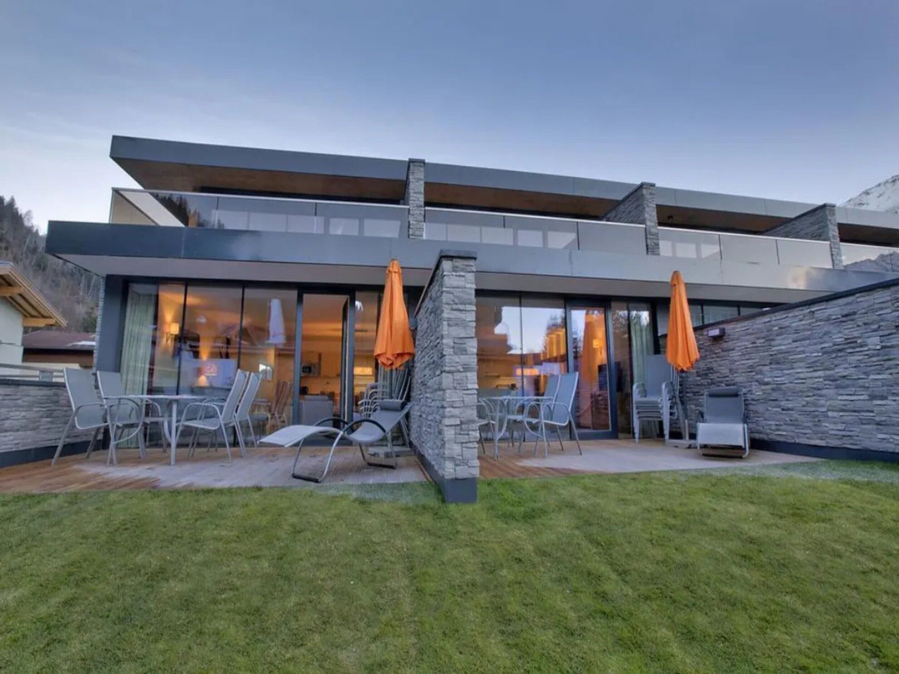 House | Balcony