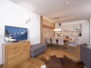Apartment | Living room - Apartment in Neukirchen by Ski Lift & Wellness (Neukirchen am Grossvenediger)