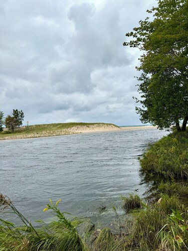 SandRiver Cabin 
Relax on the mouth of the SandRiver with views of Lake Superior