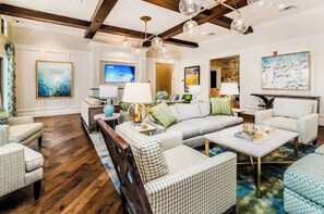 Living area - Gated Near Disney Slps16 Pool/Spa/GmRm/Theme8916 (Kissimmee)