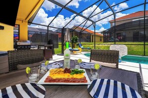 Outdoor dining - Golfers! Updated! 4/3, grill, GR, pool&spa 136 (Davenport)