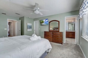 5 habitaciones, tabla de planchar con plancha, cuna de viaje y wifi 