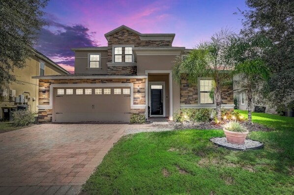 Exterior - Providence, golf, view, pool, gated, elegant, sun (Davenport)