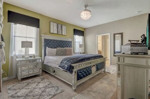 7 bedrooms, iron/ironing board, WiFi, bed sheets - Providence, golf, view, pool, gated, elegant, sun (Davenport)