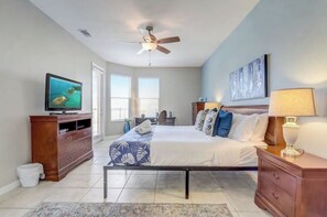 5 bedrooms, iron/ironing board, WiFi, bed sheets - Slps 12 24/7gtd pool/spa/grill/Sunsets/dbl masters (Davenport)