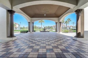 Property grounds - Slps 12 24/7gtd pool/spa/grill/Sunsets/dbl masters (Davenport)