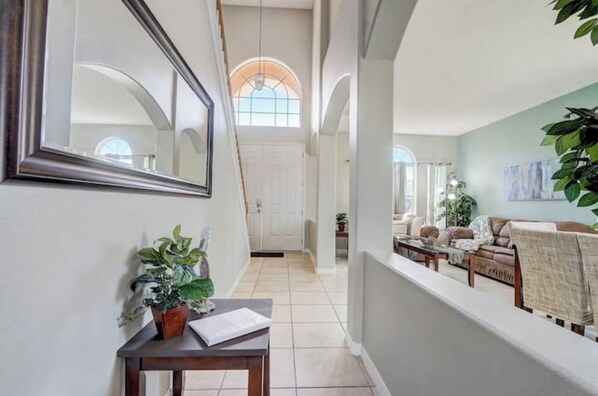 Interior - Slps 12 24/7gtd pool/spa/grill/Sunsets/dbl masters (Davenport)