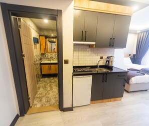 Comfort Double Room | In-room safe, desk, laptop workspace, blackout curtains - Çamlıca Park Otel (Of)