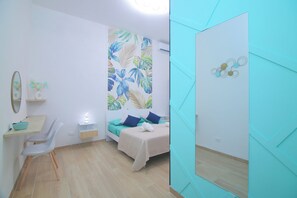 2 bedrooms, iron/ironing board, travel cot, WiFi