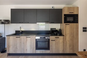 Fridge, microwave, coffee/tea maker, toaster