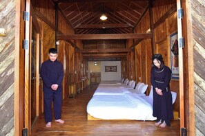 City Shared Dormitory, Mixed Dorm | Bar mini, dihias secara berasingan 