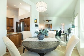 Dining - 3BR Heated Pool in Arrowhead Ranch (Glendale)