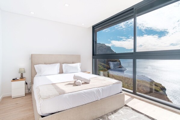 3 bedrooms, iron/ironing board, Internet, bed sheets