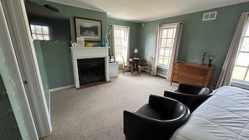 1 bedroom, iron/ironing board, free WiFi