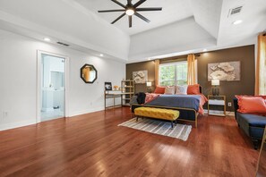 6 habitaciones, tabla de planchar con plancha, wifi y ropa de cama