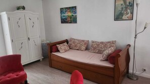 Interior - Getaway for two: cosy apartment with balcony (Trouville-sur-Mer)