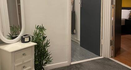 Spacious 5-bed House Perfect for Long Stay