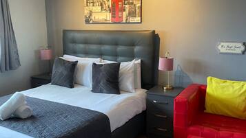 House | 5 bedrooms, iron/ironing board, free WiFi, bed sheets