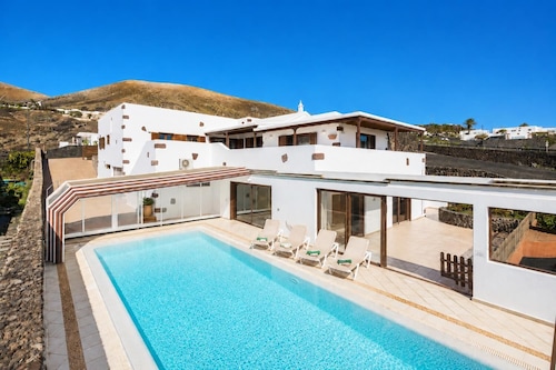 Villa Asomada - Vier Schlafzimmer Villa, Schläft 8
