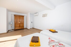 2 bedrooms, WiFi, bed sheets