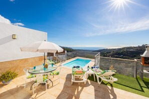 Outdoor dining - Villa El Cortijo - Two Bedroom Villa, Sleeps 4 (Frigiliana)