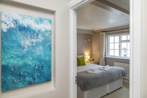 Host Stay Sillwood Seafront