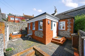 House | 1 bedroom - Host Stay Blue Bolthole on Vicarage Lane (Brighton)