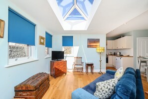 House | 1 bedroom - Host Stay Blue Bolthole on Vicarage Lane (Brighton)