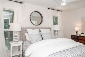 2 bedrooms, desk, iron/ironing board, free WiFi