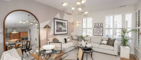 Smart-tv, pejs, kontorer