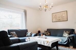 Smart TV, fireplace, stereo - Holiday Home Warf in East Frisia – Peaceful, Comfortable and Well Located (Aurich)