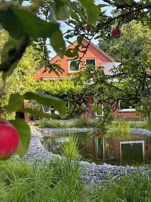 Property grounds - Holiday Home Warf in East Frisia – Peaceful, Comfortable and Well Located (Aurich)