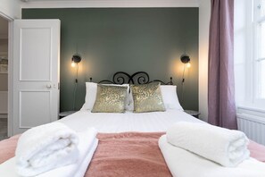 2 bedrooms