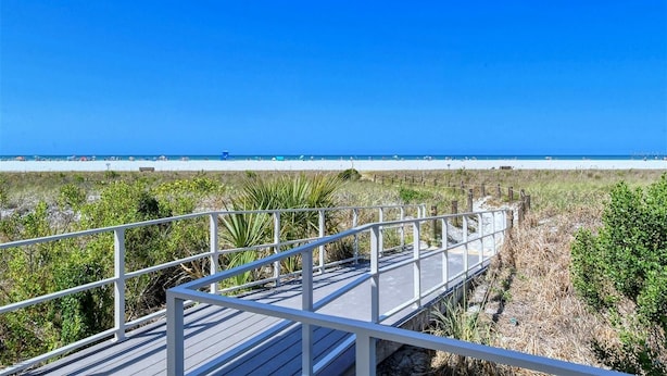 Unclassified image, 1 of 26, button - Spacious 4-bedroom house in delightful Sarasota with WiFi, AC (Sarasota)