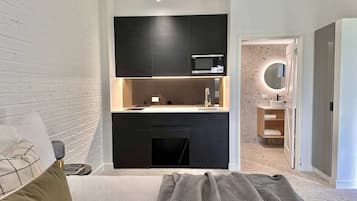 17 makuuhuonetta, silitysrauta/-lauta, Wi-Fi, vuodevaatteet