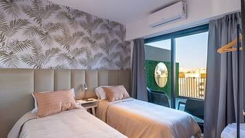 2 habitaciones, escritorio, tabla de planchar con plancha y wifi