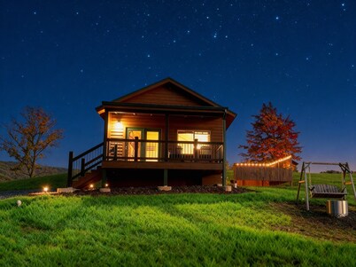HUGE summer SAVINGS LURAY Mountain getaway Private Log cabin 2 Hot Tub Fireplace