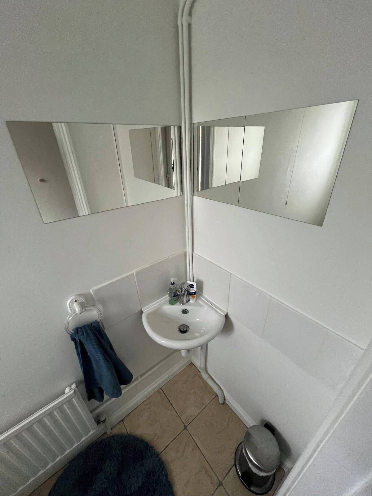 House | Bathroom | Shower, hair dryer, towels