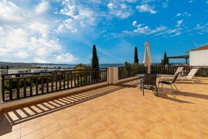Terrace/patio - Villa in Coral Bay with Amazing Views and a 5x10 m pool (Coral Bay Paphos)