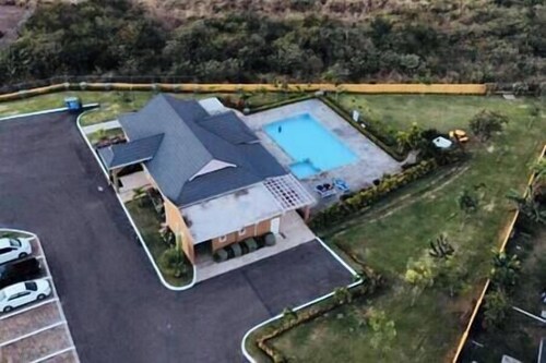 Best 2BR Fam Friendly near all*beach/pool/shuttle