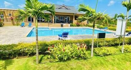 3BR/3BA*Paradise*Beach*BBQ*Gym*Pool*Free Breakfast