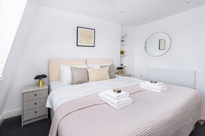 3 chambres, fer et planche à repasser, accès à Internet, literie fournie