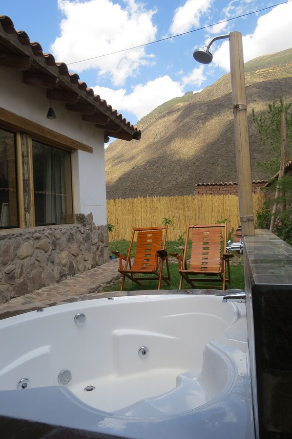 Bain à remous extérieur