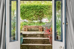 Apartment | 1 bedroom, desk