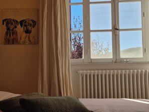3 bedrooms, iron/ironing board, WiFi, bed sheets - Maison La vie de l'Aubrac - Gite Lo Bel Peis (Saint-Symphorien-de-Thénières)