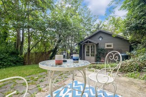 Suite | 1 bedroom - Host Stay The Eco Cabin (Brighton)