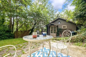 Suite | 1 bedroom - Host Stay The Eco Cabin (Brighton)