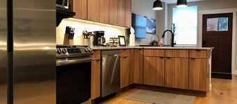 R and R Hideaway, A Cozy Lakeside Suite 