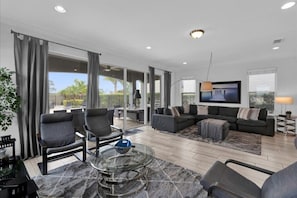 TV - 5 Bedrooms / 5.5 Bathrooms / Reunion (701GB) (Kissimmee)